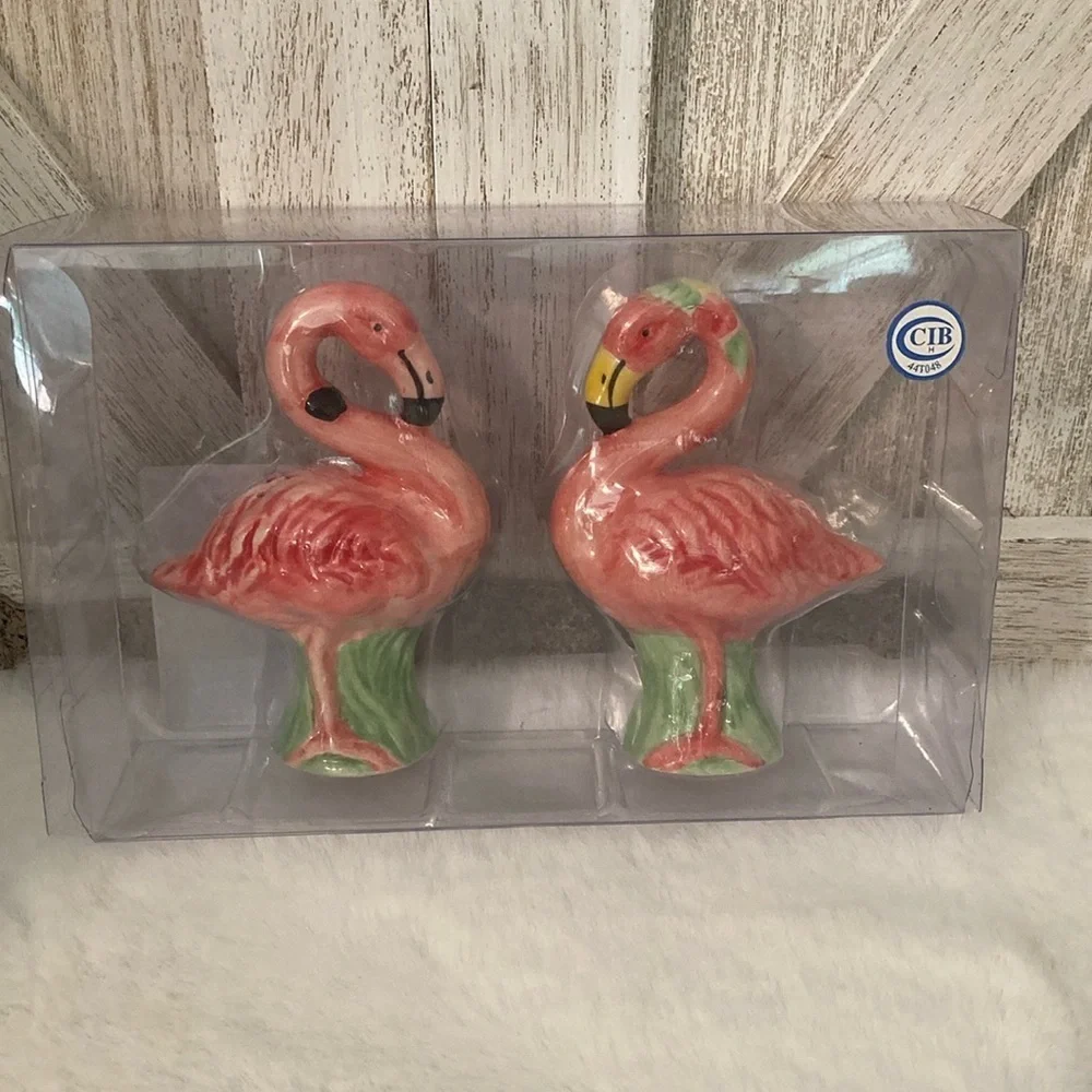 Hobby Lobby 2019 Flamingo Shakers